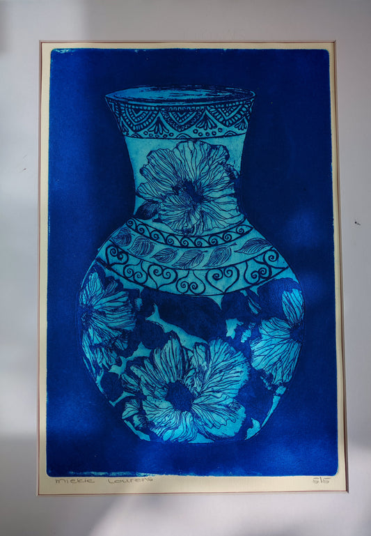 Miekie Lourens - Peonie Vase